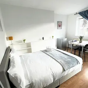  Guest house Stepney 17 Double Bedrooms United Kingdom